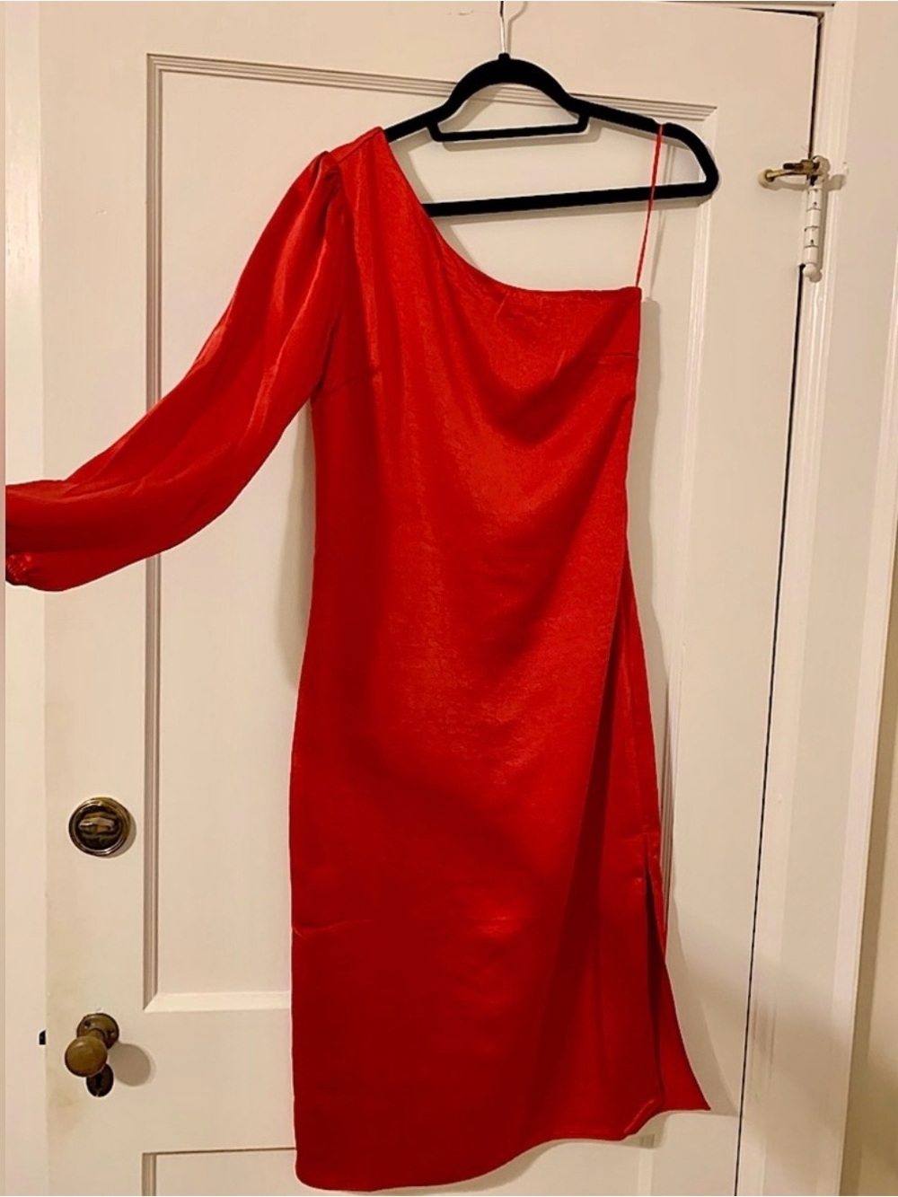 Elegant Red One-Shoulder Midi Dress with Long Sleeve